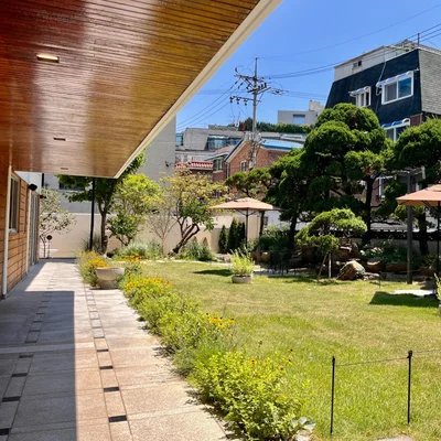 Starbucks Jangchung Lounge R 3